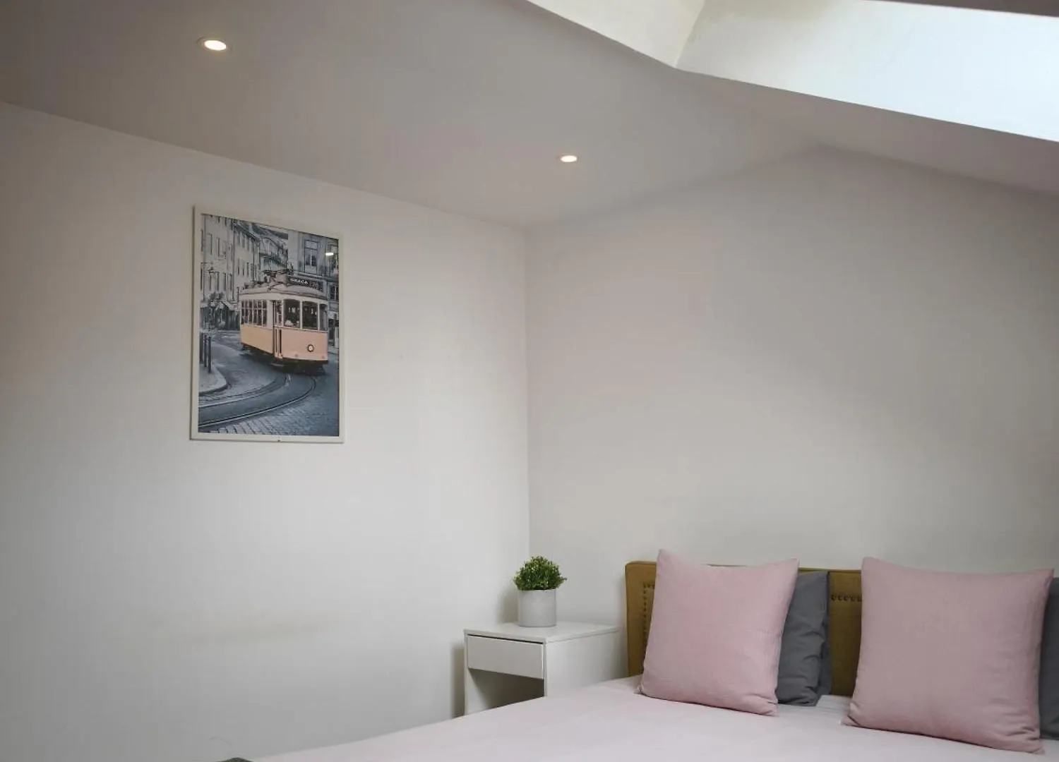 Rooms In Lisbon'S Bairro Alto In Shared Accommodation Homestay Lisbon