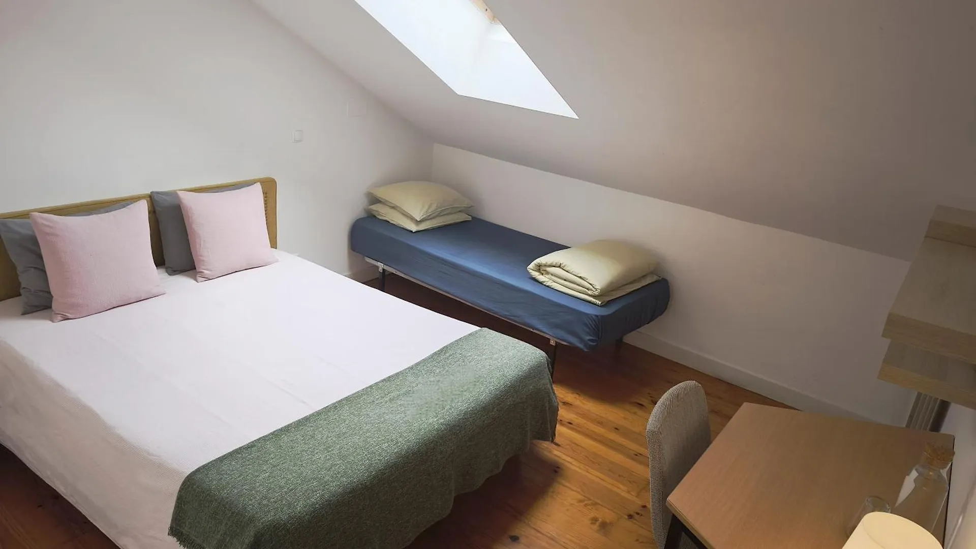 Rooms In Lisbon'S Bairro Alto In Shared Accommodation 0*, Lisbon Portugal