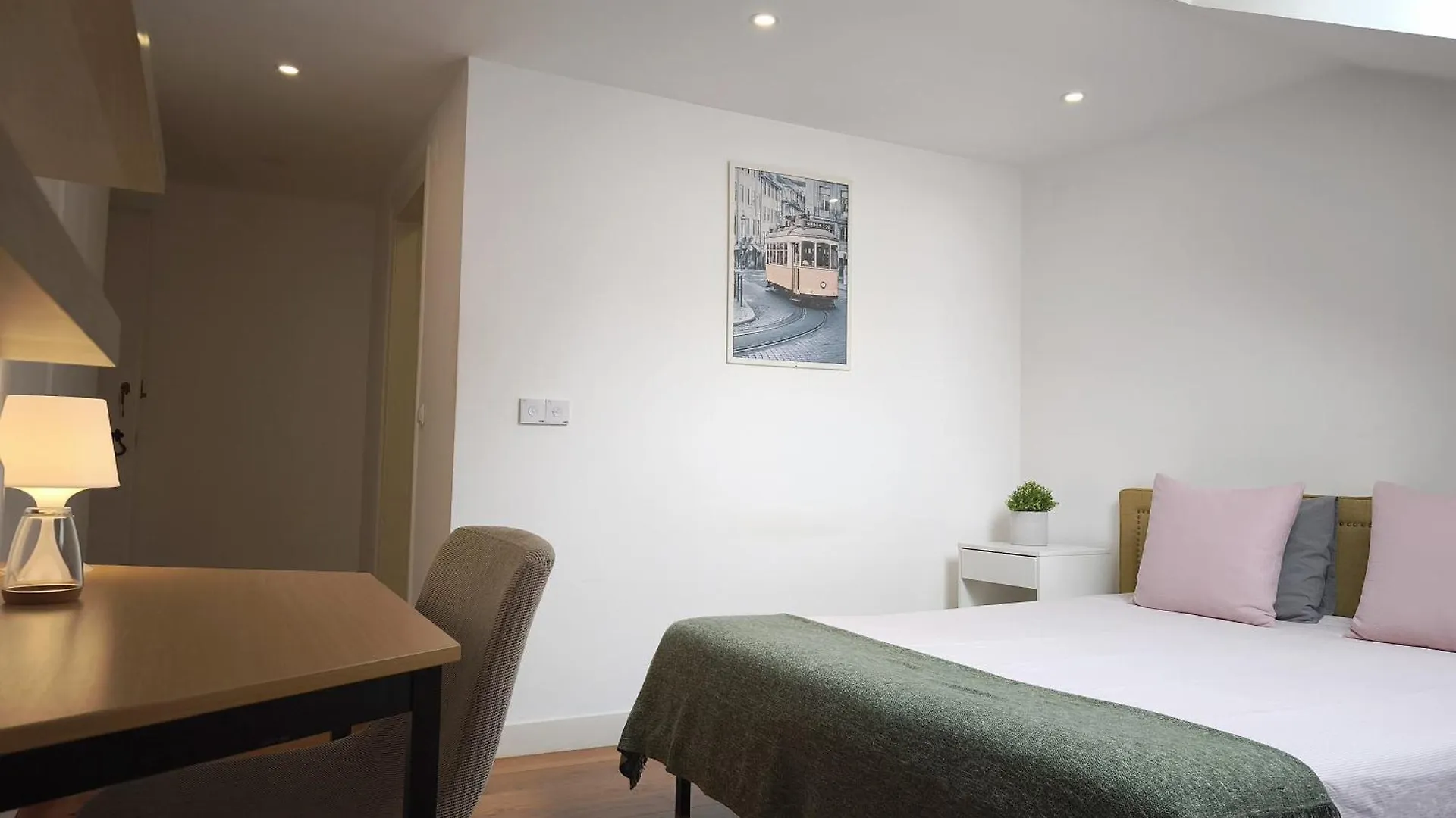 Rooms In Lisbon'S Bairro Alto In Shared Accommodation Homestay Lisbon