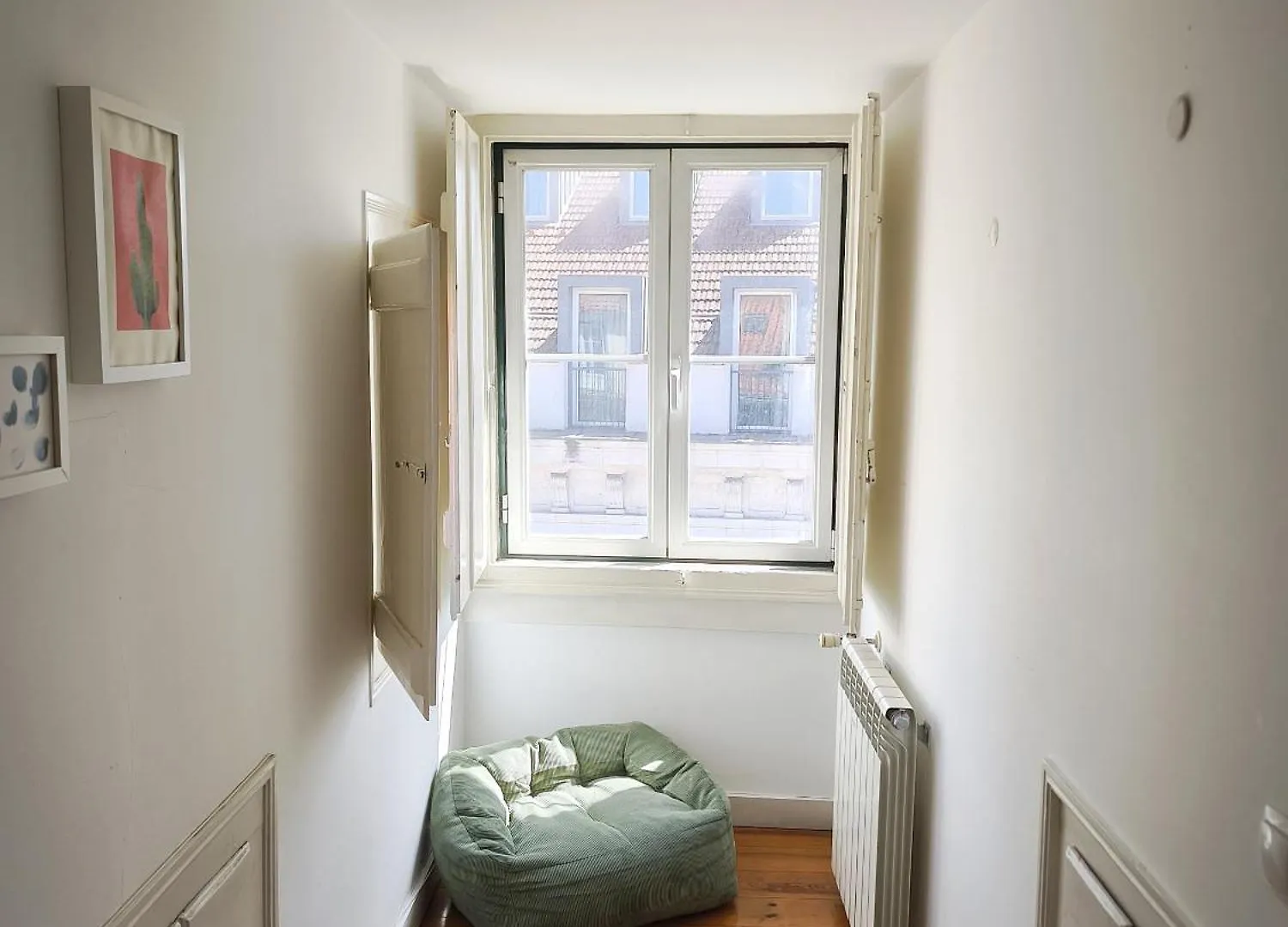 Rooms In Lisbon'S Bairro Alto In Shared Accommodation Homestay